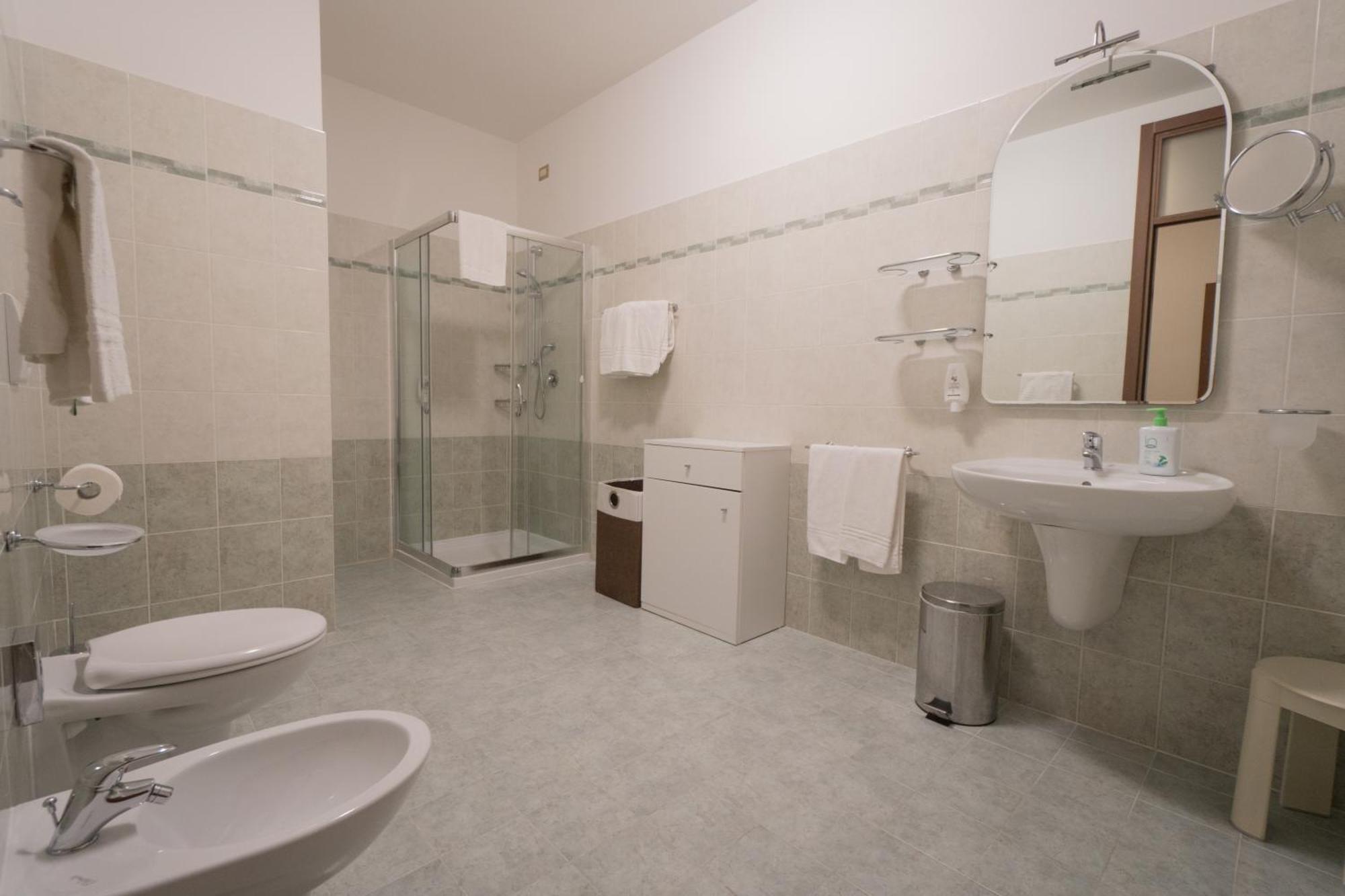 Apartments "Villa Imelda" 利莫内-苏尔加达 外观 照片