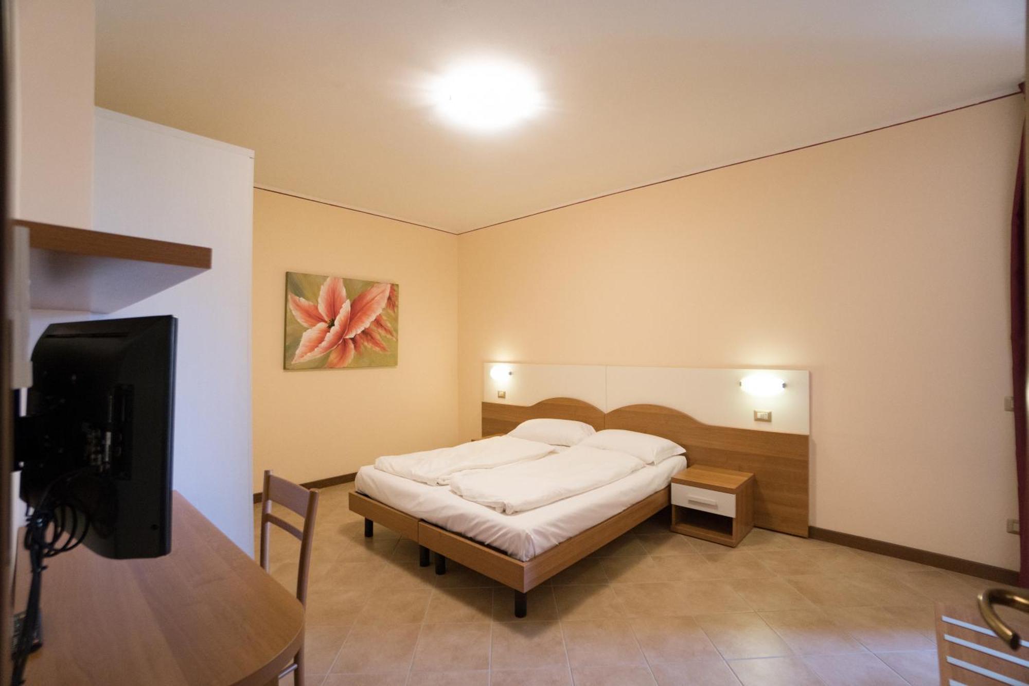 Apartments "Villa Imelda" 利莫内-苏尔加达 外观 照片