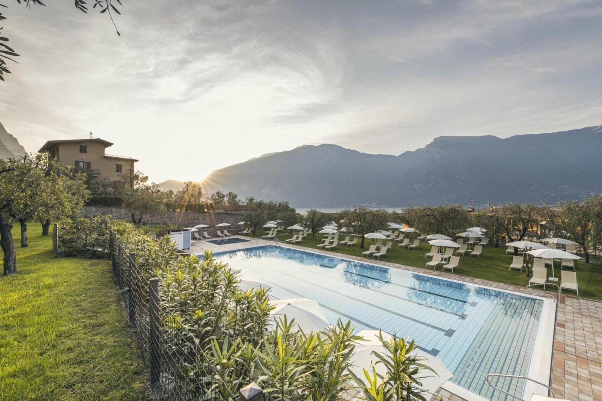 Apartments "Villa Imelda" 利莫内-苏尔加达 外观 照片