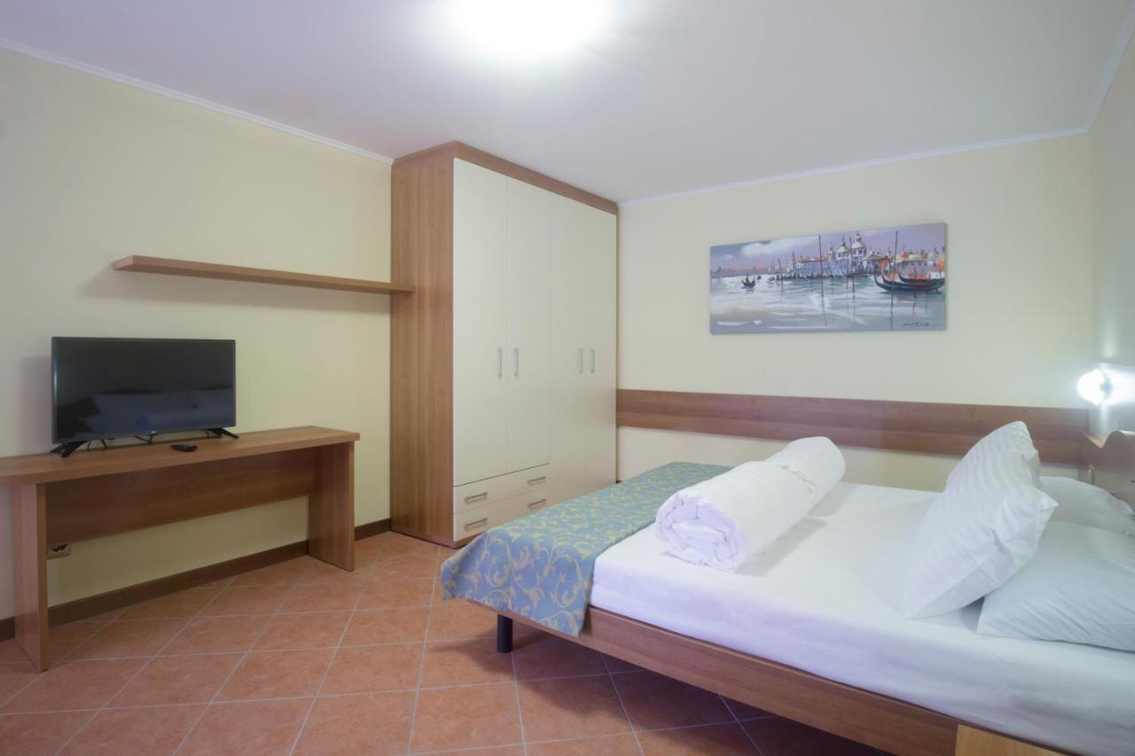 Apartments "Villa Imelda" 利莫内-苏尔加达 外观 照片