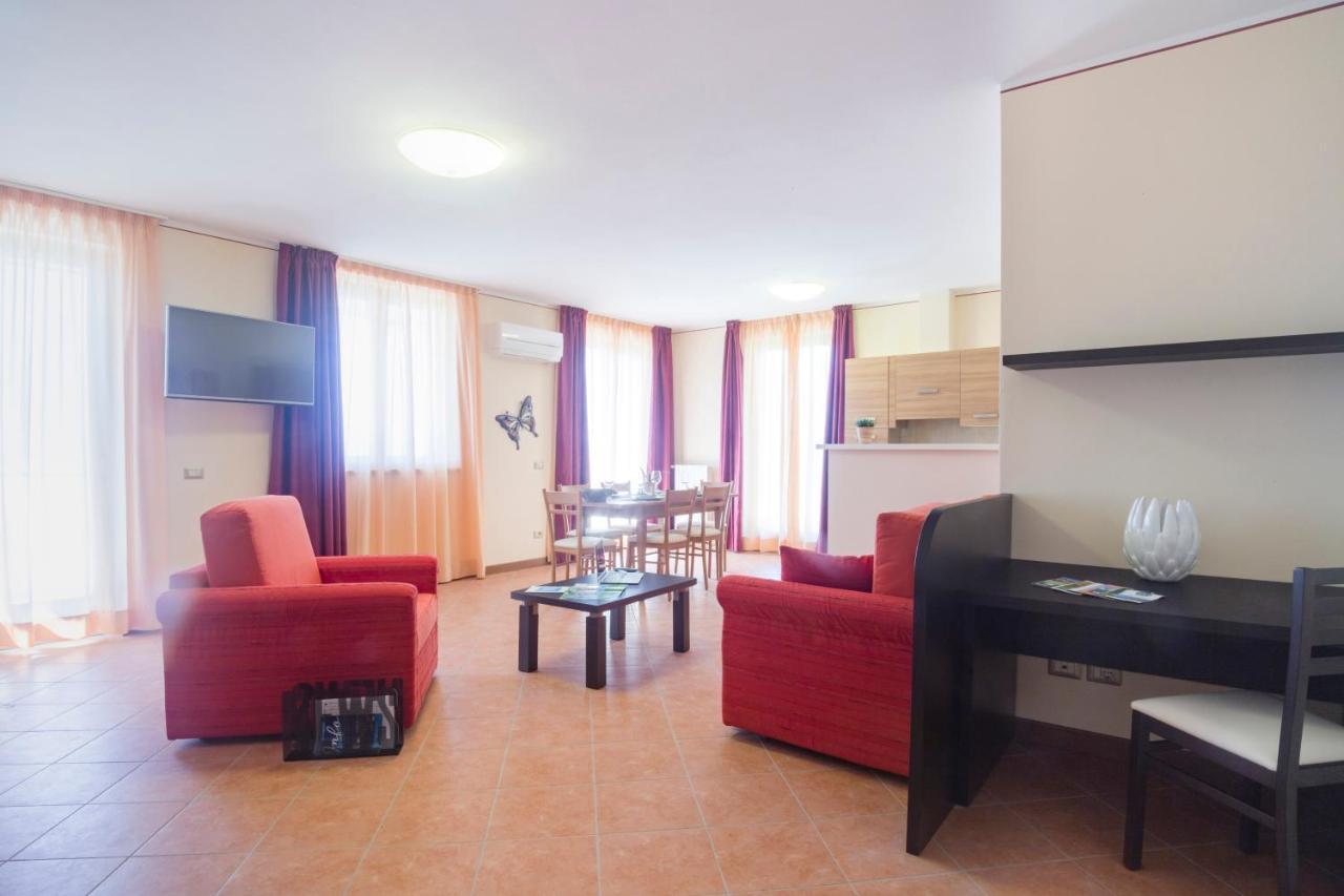Apartments "Villa Imelda" 利莫内-苏尔加达 外观 照片